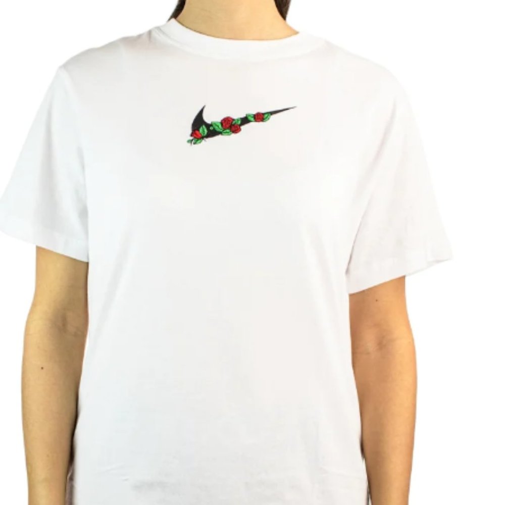 NWT Nike Sportswear Boyfriend Tee Vday White SZ L